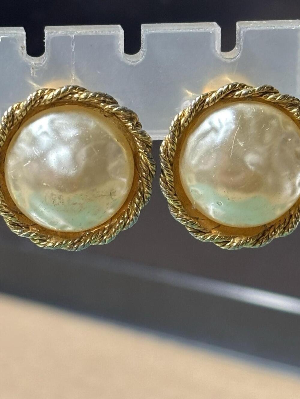 HATTIE CARNEGIE Baroque Pearl Clip On Earrings Gold Tone Vintage